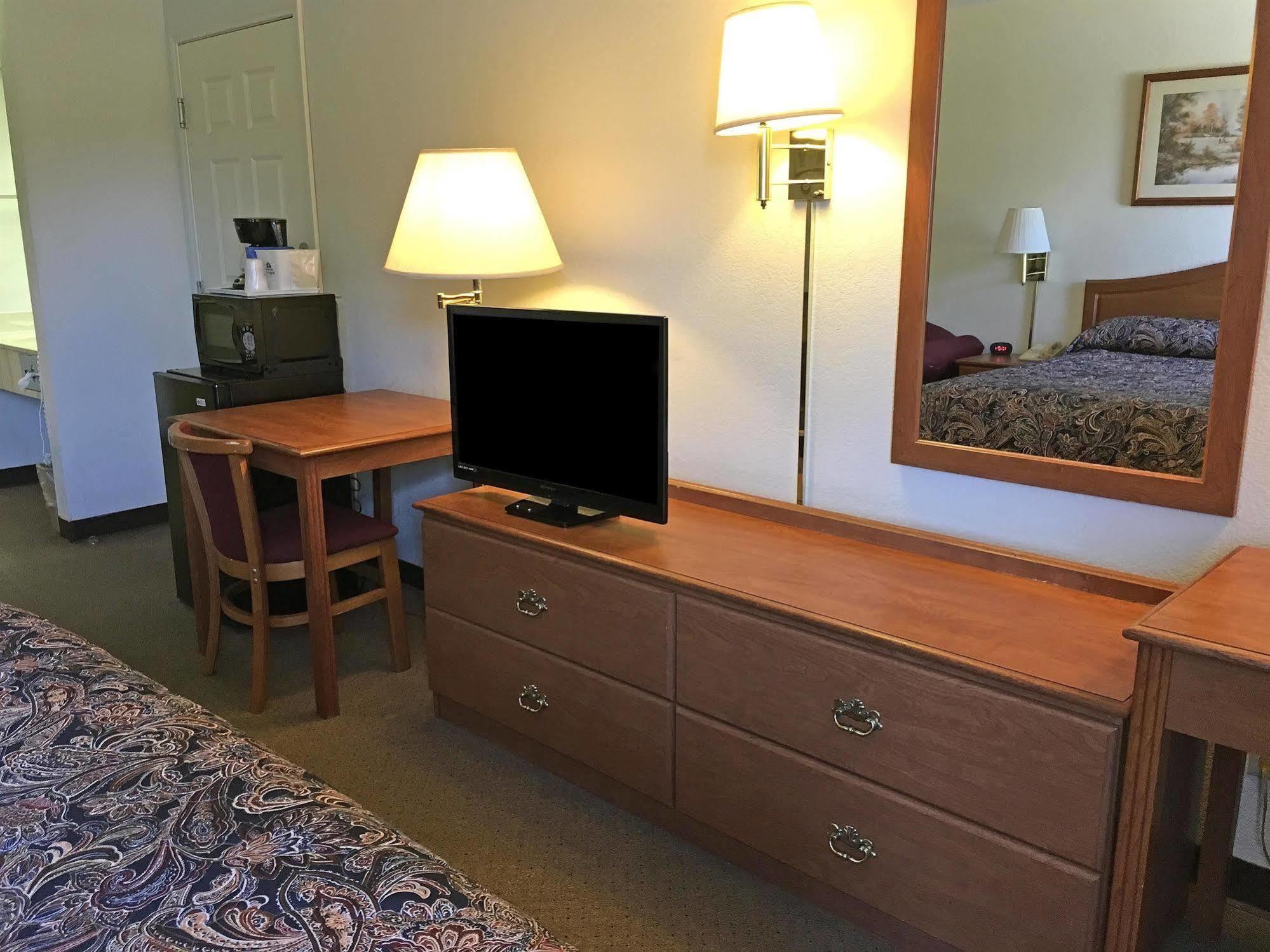 Americas Best Value Inn Smackover Exterior foto